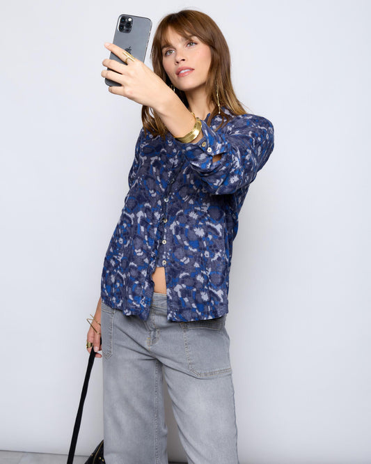 Blusa Volantes Repulgo Estampado Manchas Azul