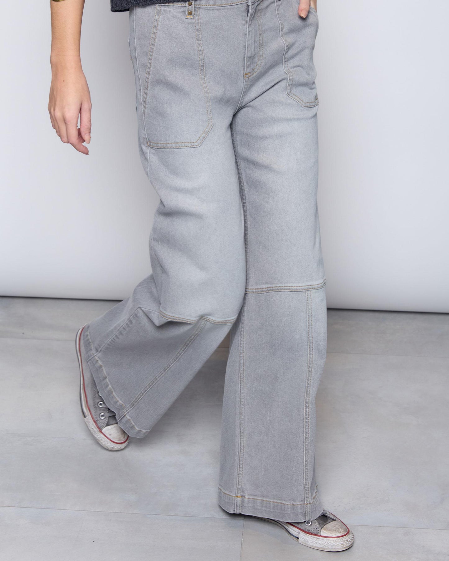 Jeans Worker Tachuelas Gris