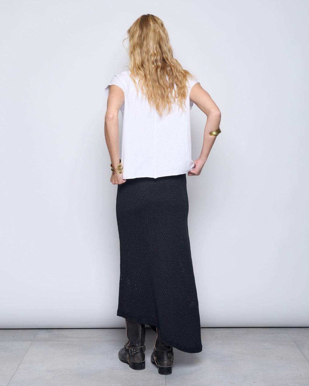 Long openwork skirt with anthracite hem